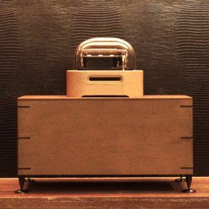 专用共鸣箱上的智慧音乐盒(八音盒)Muro Box