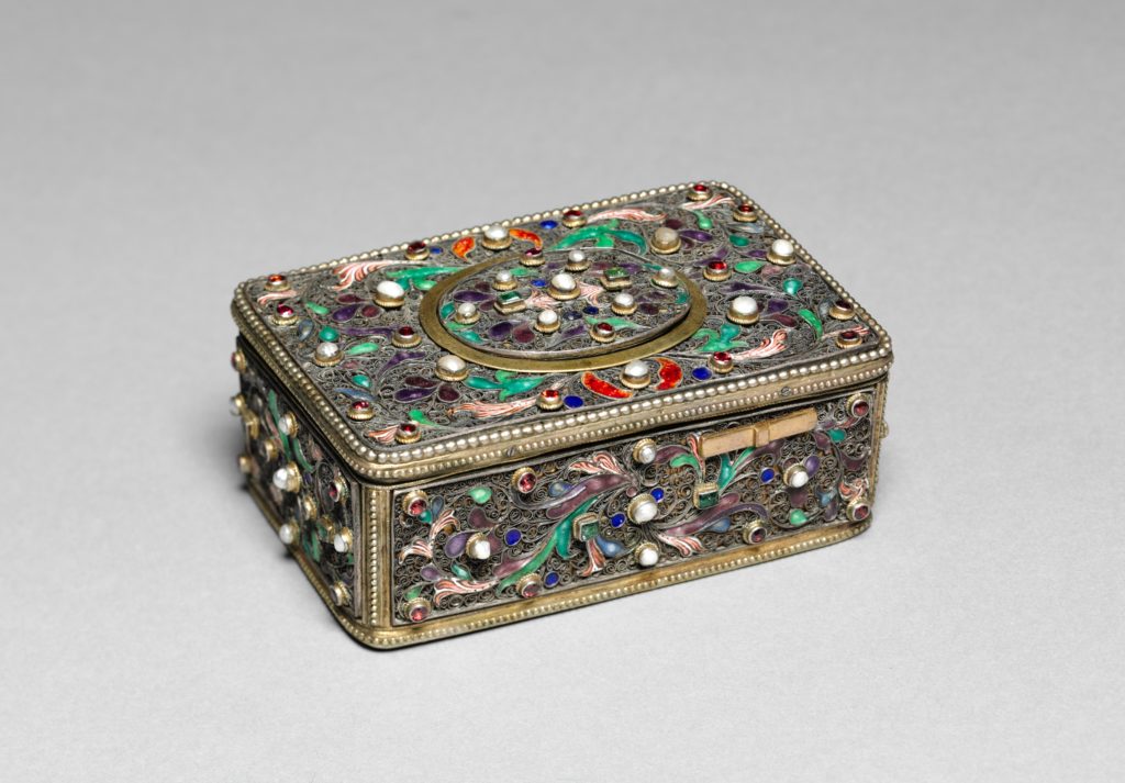 有著珠寶盒的外觀，瑞士或者是德國產，19世紀的古典音樂盒。