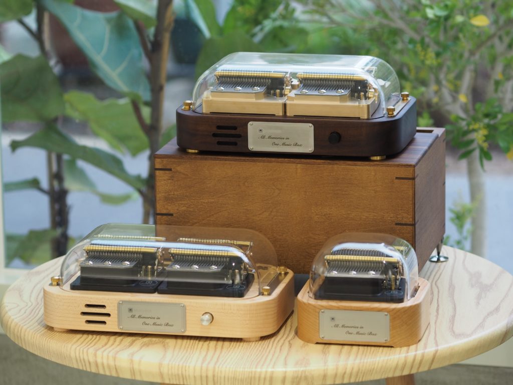 三款智慧音樂盒: Muro Box-N40 穆風版(上排)，Muro Box-N40標準版 (左下)，Muro Box-N20標準版 (右下)