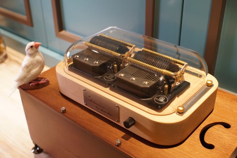 The world's first app-controlled music box, Muro Box-N40 Standard edition with its resonance box.