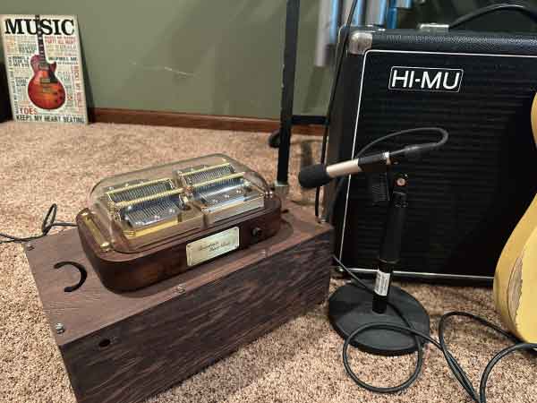 Muro Box-N40 Sublime Music Box with its N40 Resonance Box made with Millettia Laurentii (Chicken Wing Wood)