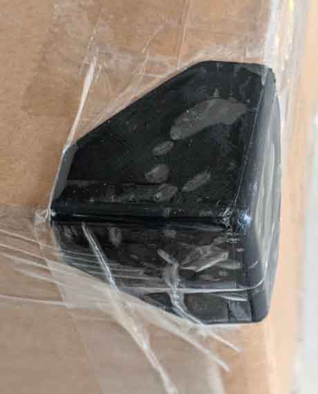 Muro Box-N40専用の共鳴箱は、本体オルゴールとすべての付属品を収納できるよう設計されており、衝撃吸収性能と梱包時の体積節約も考慮された丁寧な作りです。