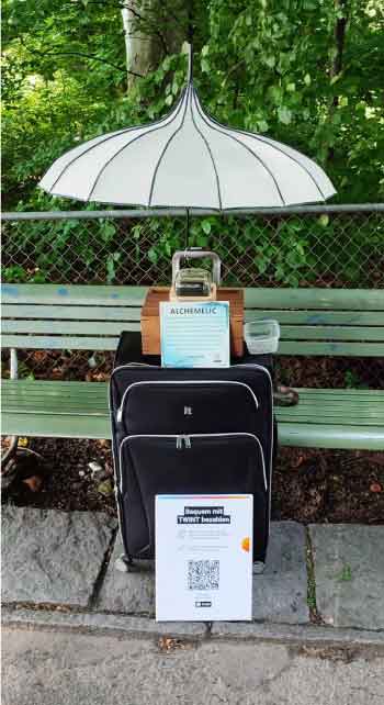 Alchemelic の目標は音楽を街角へ届けることであり、自由に編曲できる Muro Box が最適な選択となりました。