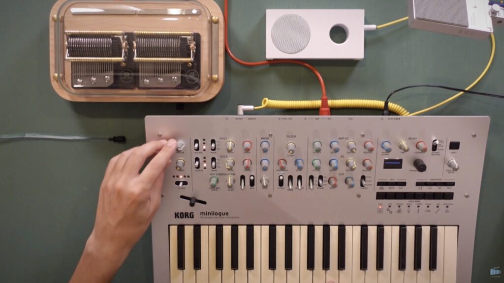 Muro Box-N40 智慧音樂盒接上 Korg Minilogue 可使用許多MIDI效果讓音樂盒演奏。