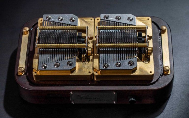 Muro Box 2023-09774 The App-Controlled and Programmable Music Box in the World, Muro Box -N40 Sublime