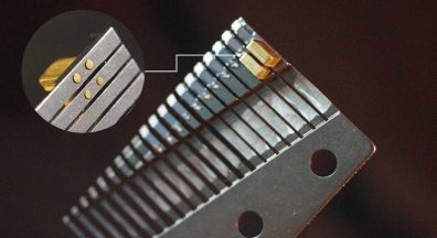 Muro Box-N40スマートオルゴールの櫛歯の裏側には、真鍮製のおもりが取り付けられています。
